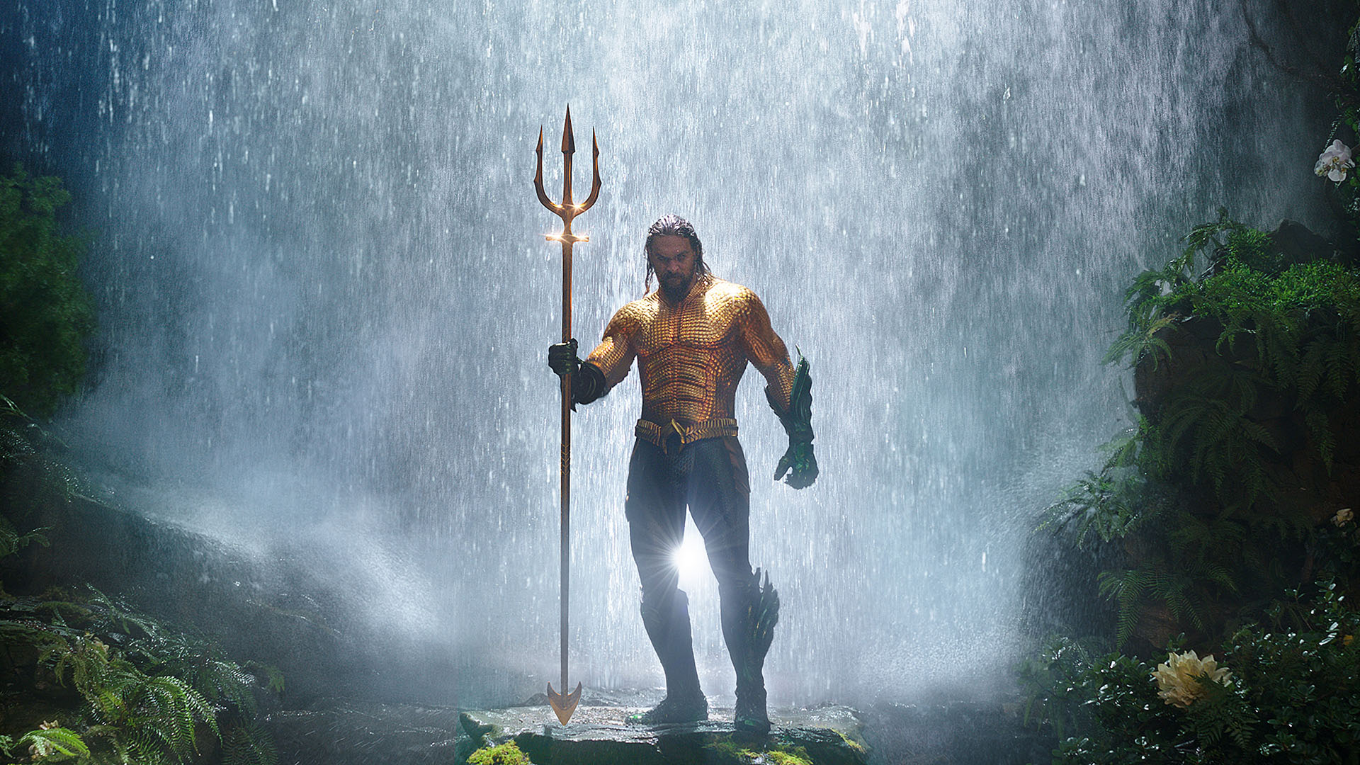 Review: 'Aquaman' goes for broke