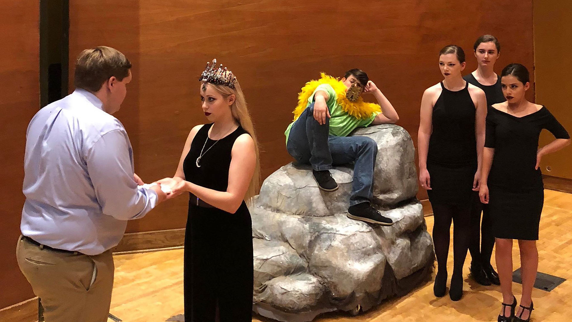 'Texas' cast members to stage Mozart opera, variety show before season ends