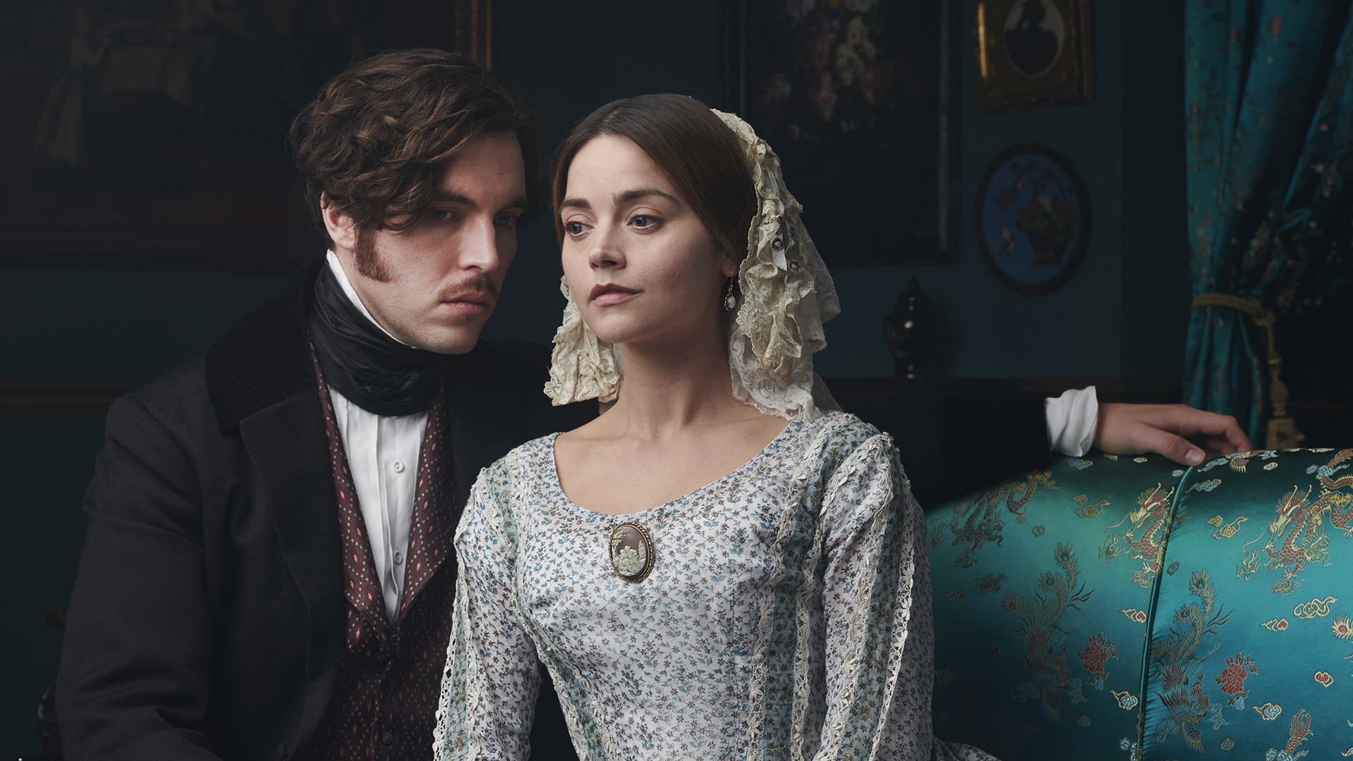 'Victoria' returns with a revolution in the air