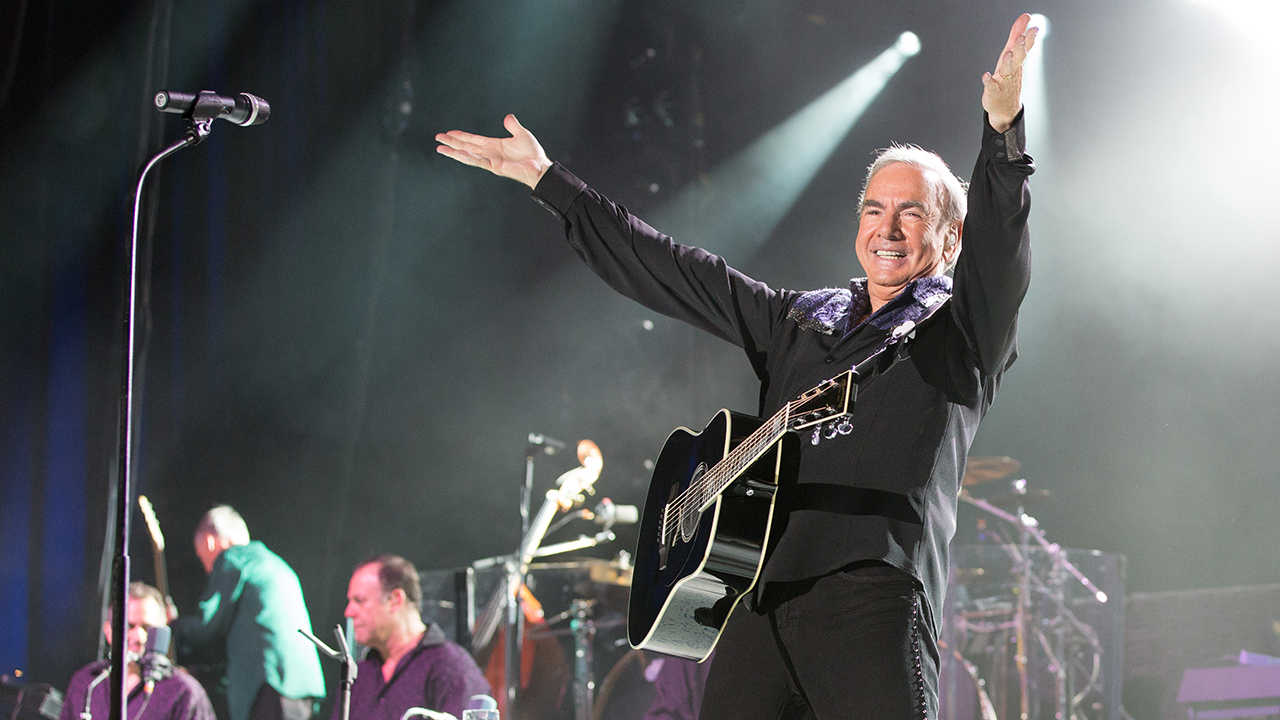 Neil Diamond: Hot August Night III