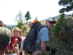 Beker Cuelho takes his little sister for a hike Beker Cuelho takes his little sister for a hike
