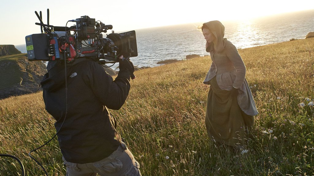 Eleanor Tomlinson as Damelza on walks toward the camera. 9 ELEANOR & CAMERA.jpg
