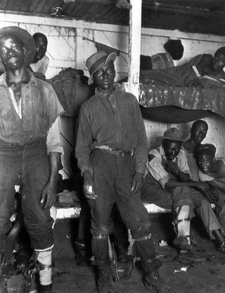 Men in Cell convicts in bunks