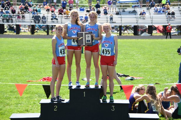 girls 4x800