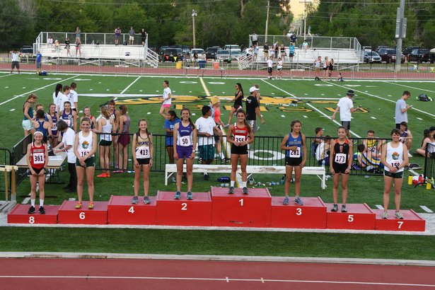 girls 3200 meter run