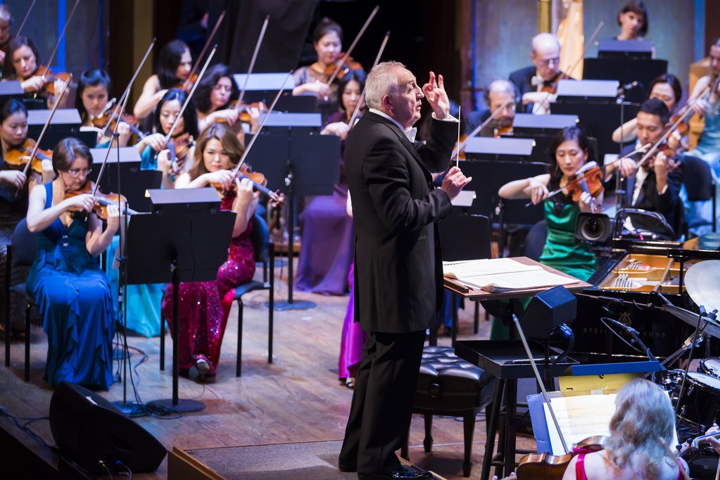 Bramwell Tovey conducts the New York Philharmonic in a Leonard Bernstein celebration. _I8C5225sm.jpg